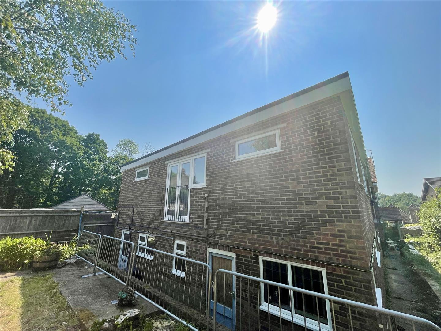 3 Bedroom Flat, High Street, Horam, TN21 Oakfield Estate Agents